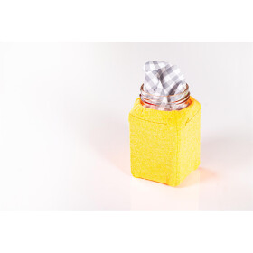 kleines, eckiges Glas mit Baumwolltuch und Stoffüberzug